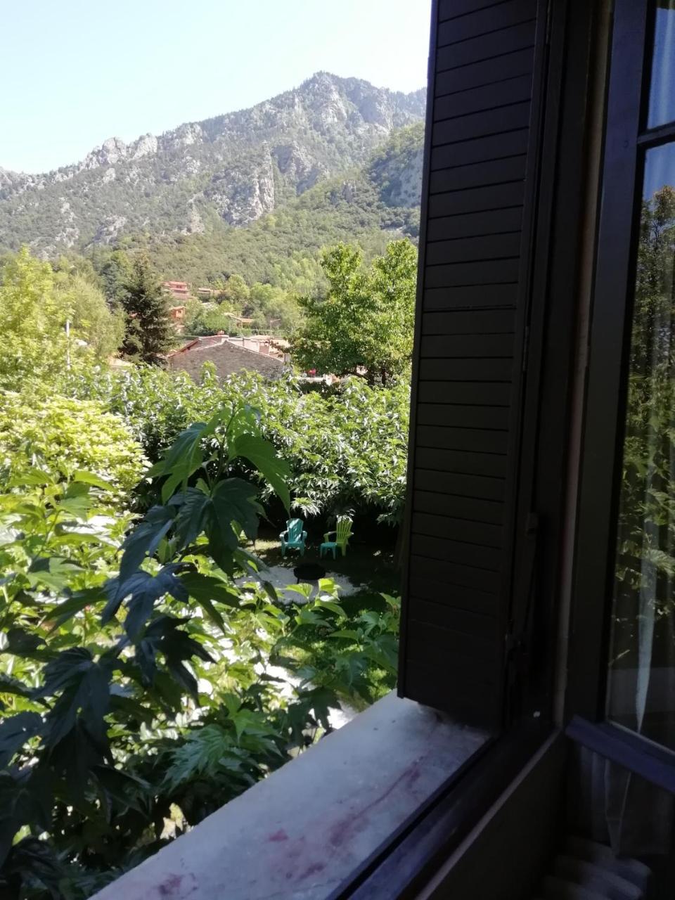 La Mirabelle-Casteil Country House Pension Buitenkant foto