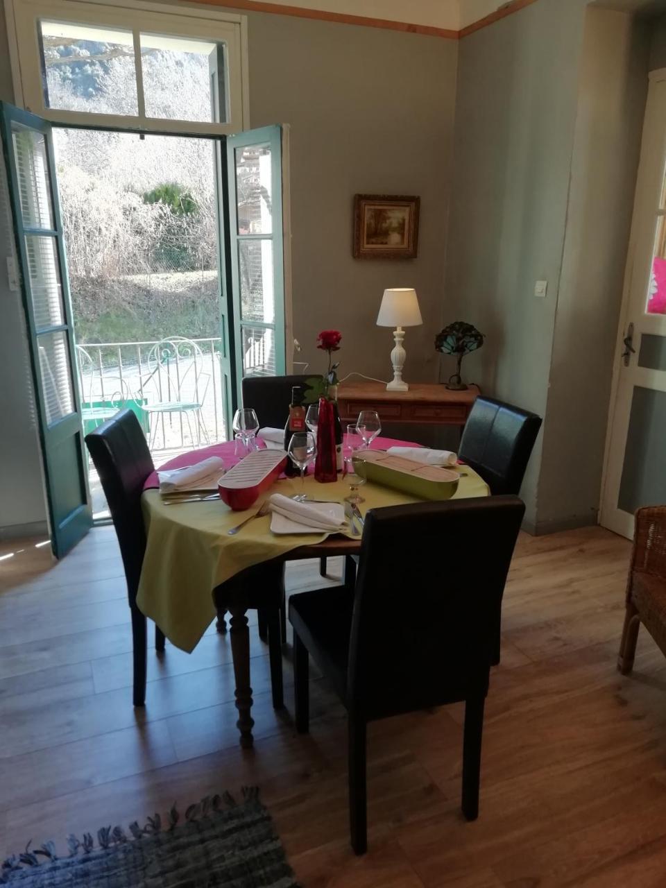 La Mirabelle-Casteil Country House Pension Buitenkant foto