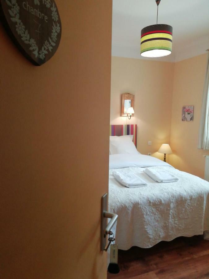 La Mirabelle-Casteil Country House Pension Buitenkant foto