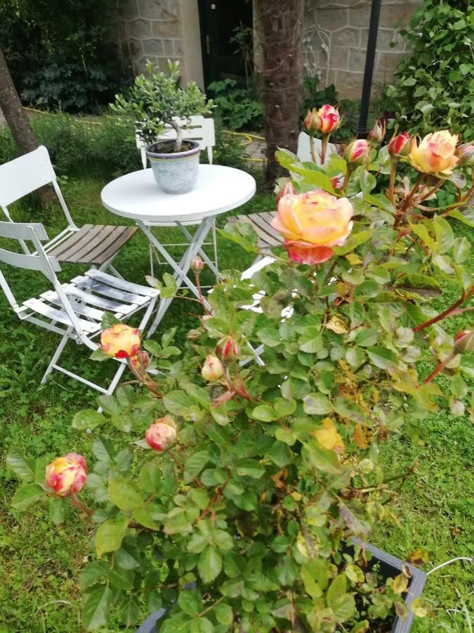 La Mirabelle-Casteil Country House Pension Buitenkant foto