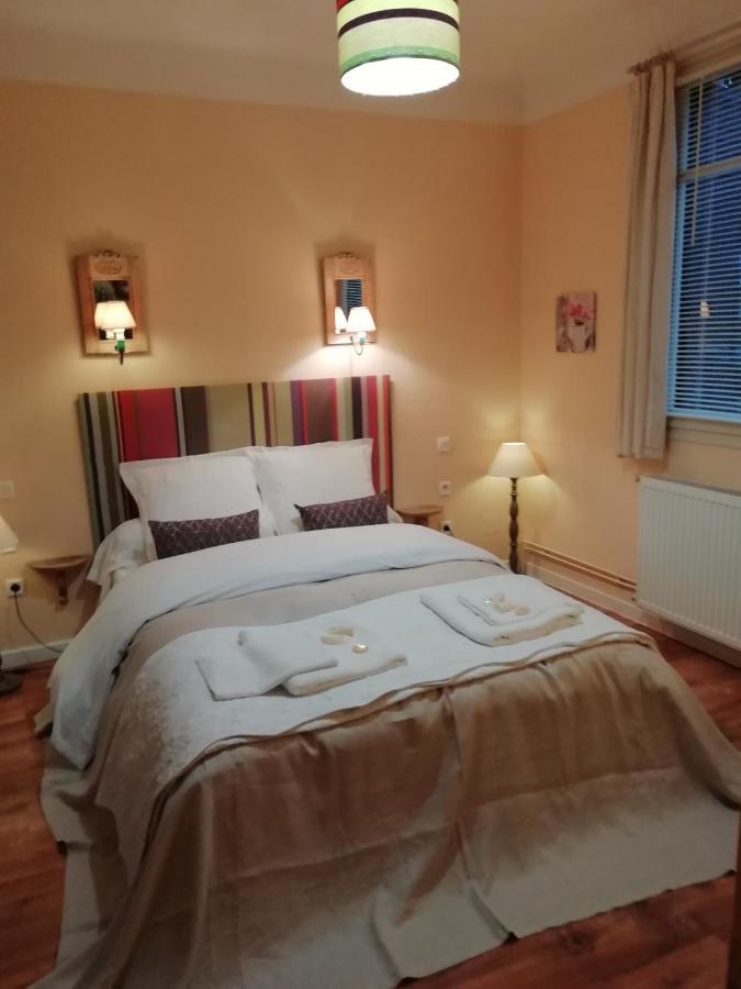 La Mirabelle-Casteil Country House Pension Buitenkant foto