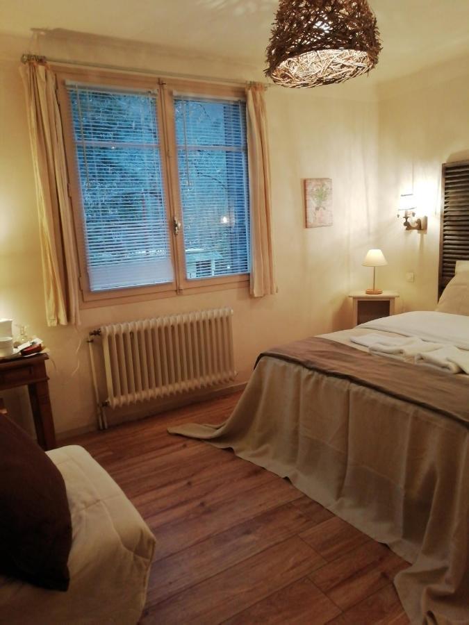 La Mirabelle-Casteil Country House Pension Buitenkant foto